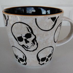 PRIMA DESIGN NEW BLACK SKULLS ON CREAM WHITE CERAMIC MUG goth halloween witch